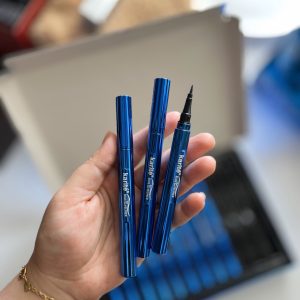 خط چشم ضدآب ماژیکی آبی
